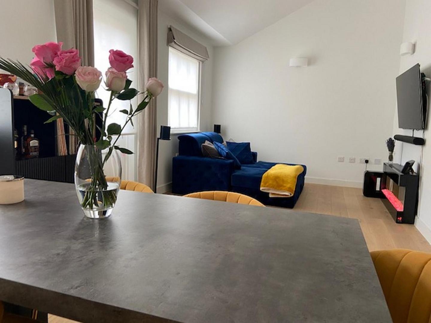 Apartment Modern 2bd Apartment: Comfort In Every Corner London
